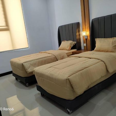City Hotel تاسيكمالايا المظهر الخارجي الصورة