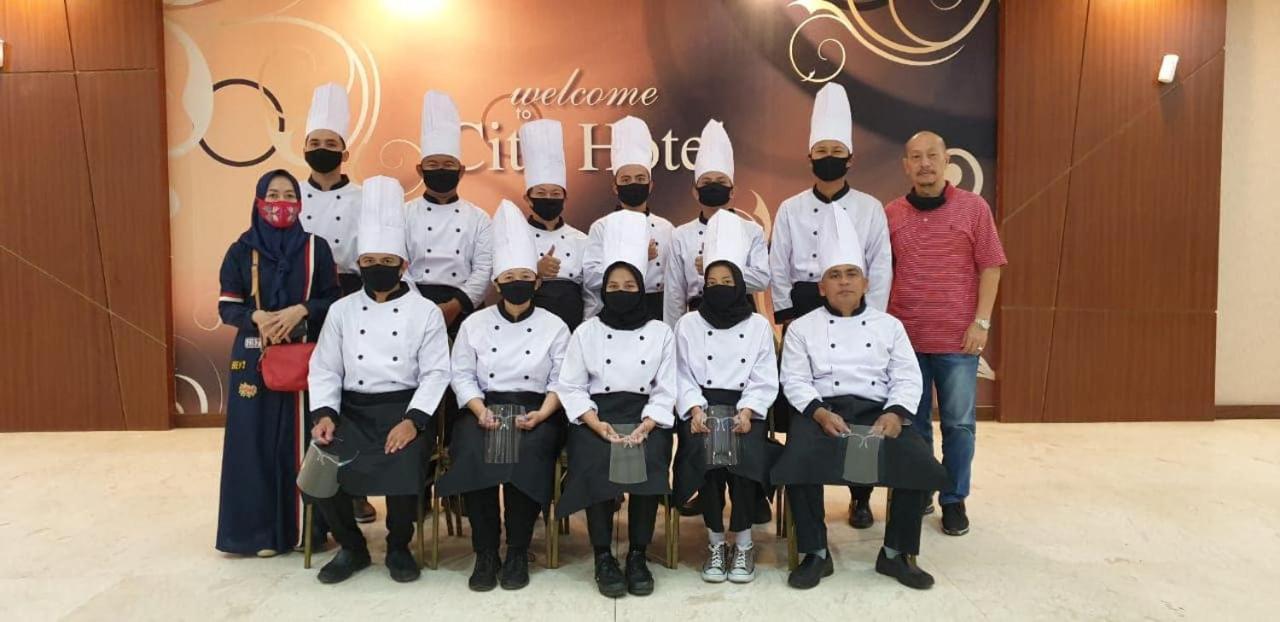 City Hotel تاسيكمالايا المظهر الخارجي الصورة