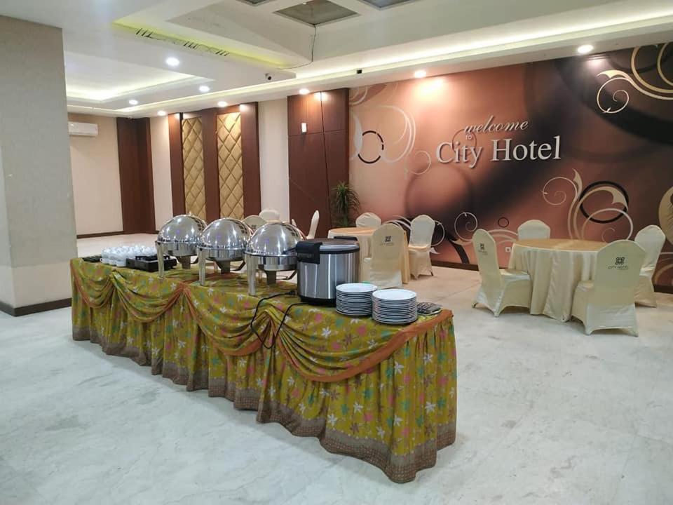 City Hotel تاسيكمالايا المظهر الخارجي الصورة