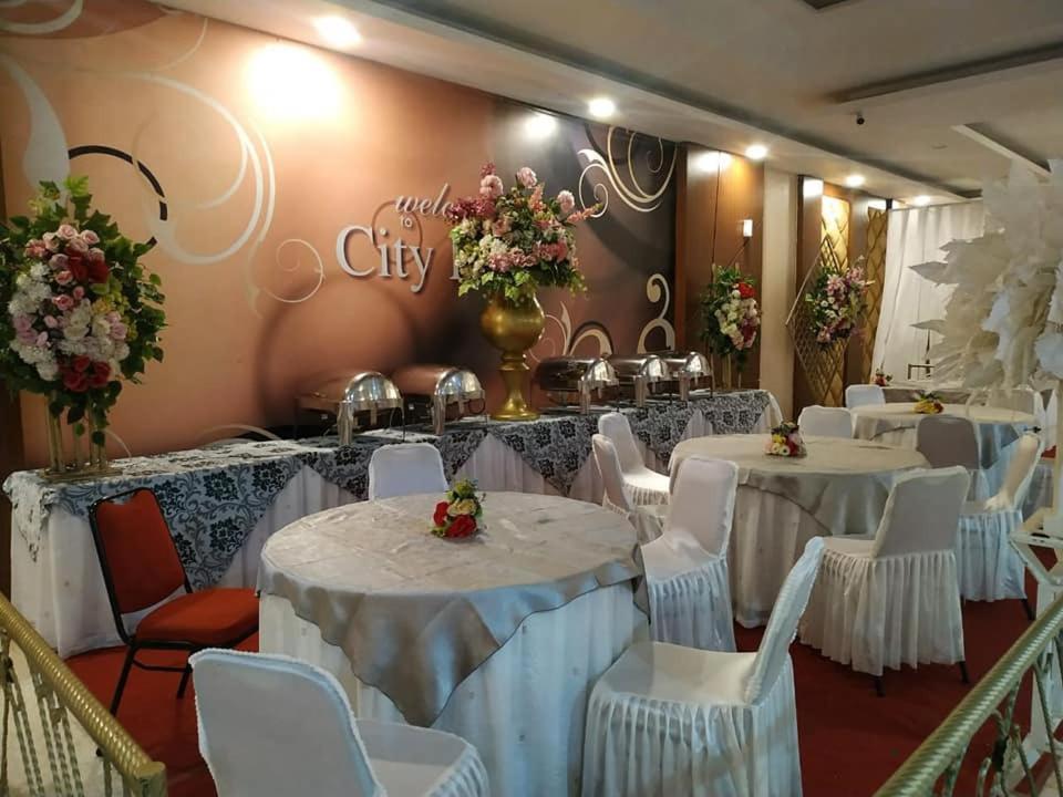 City Hotel تاسيكمالايا المظهر الخارجي الصورة
