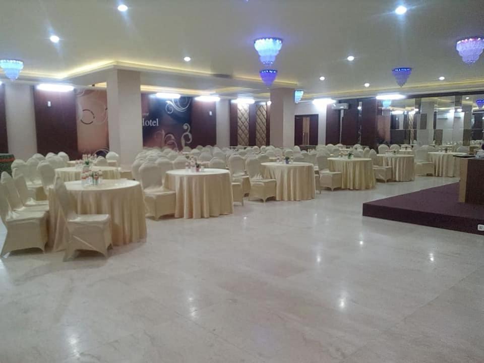 City Hotel تاسيكمالايا المظهر الخارجي الصورة