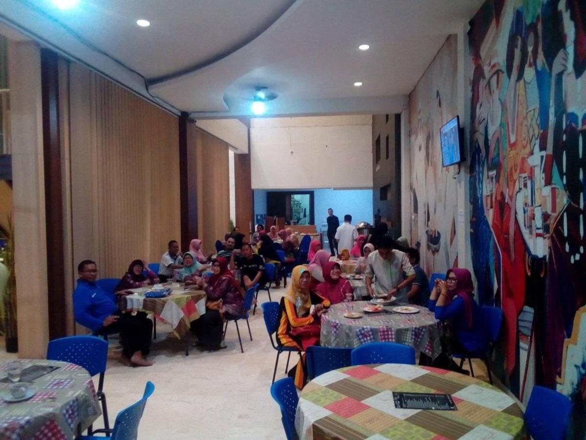 City Hotel تاسيكمالايا المظهر الخارجي الصورة