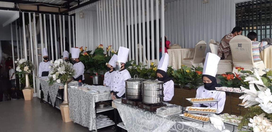 City Hotel تاسيكمالايا المظهر الخارجي الصورة