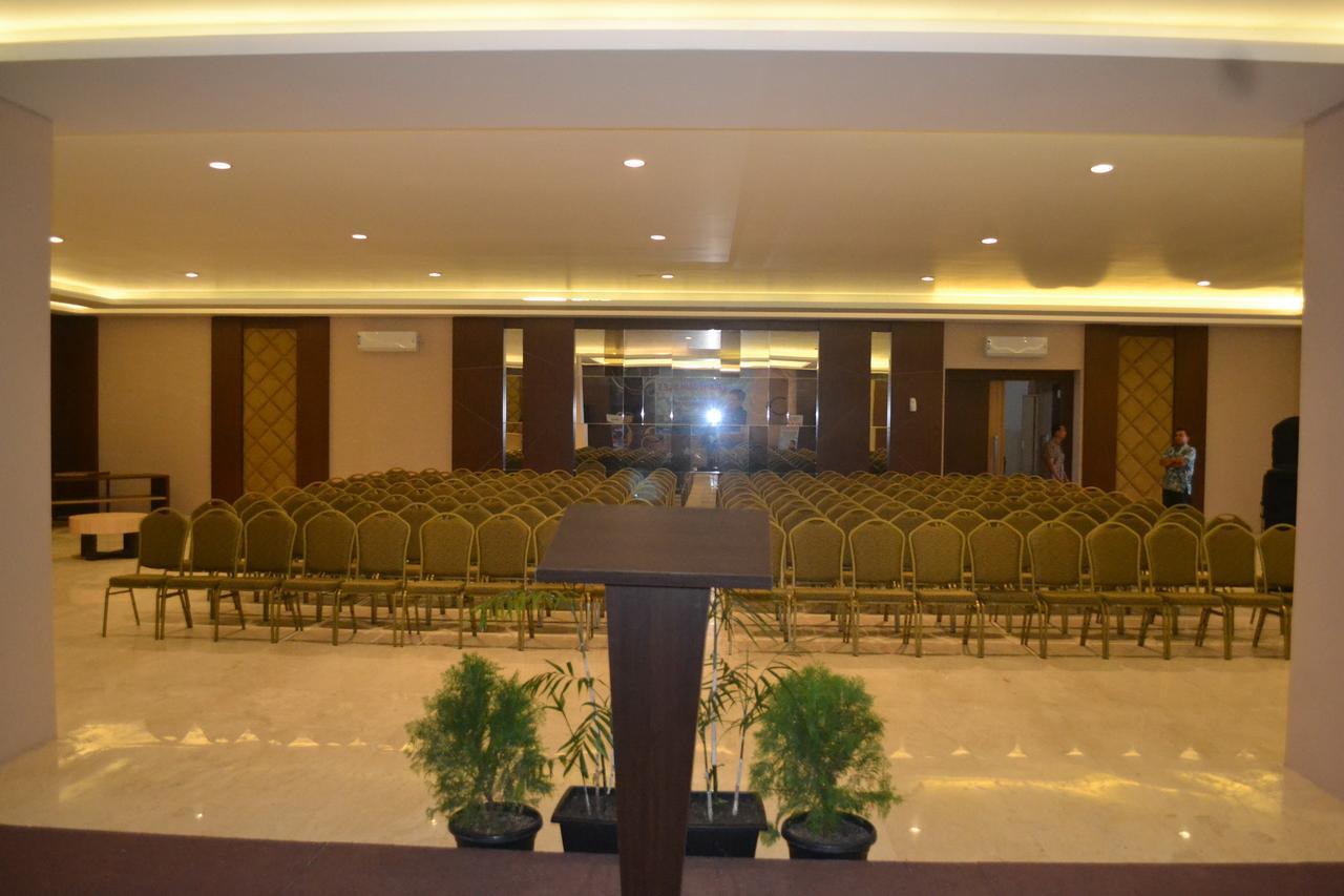 City Hotel تاسيكمالايا المظهر الخارجي الصورة