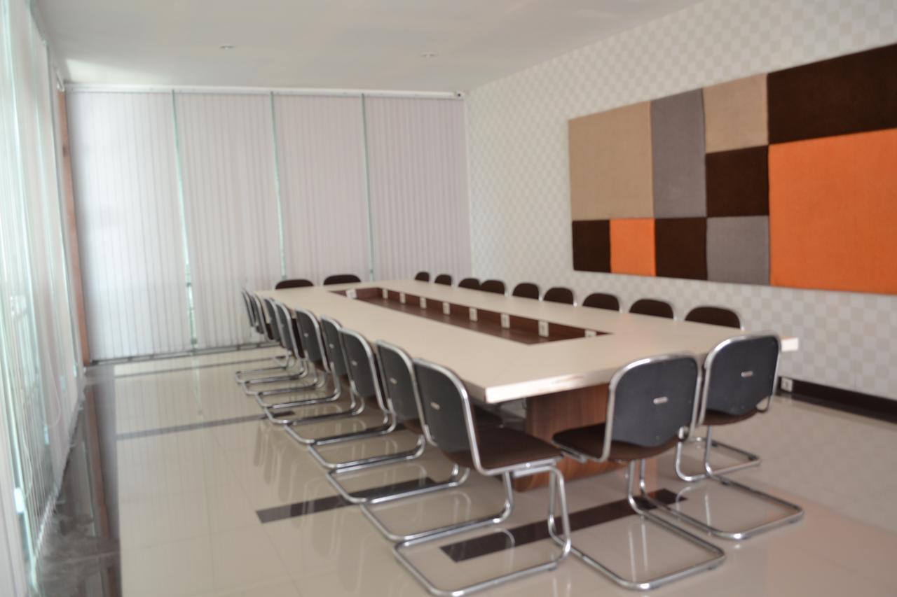 City Hotel تاسيكمالايا المظهر الخارجي الصورة
