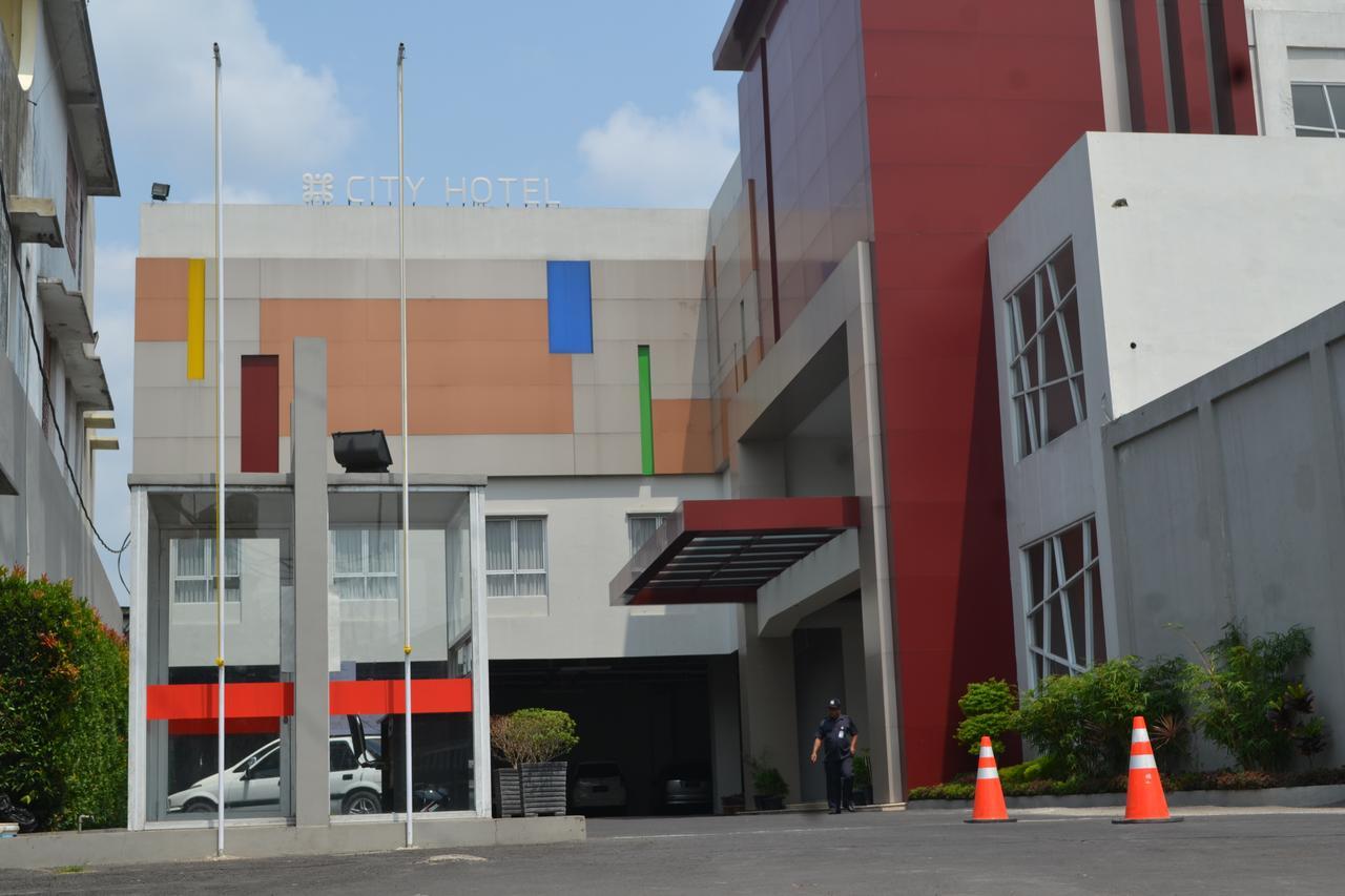 City Hotel تاسيكمالايا المظهر الخارجي الصورة
