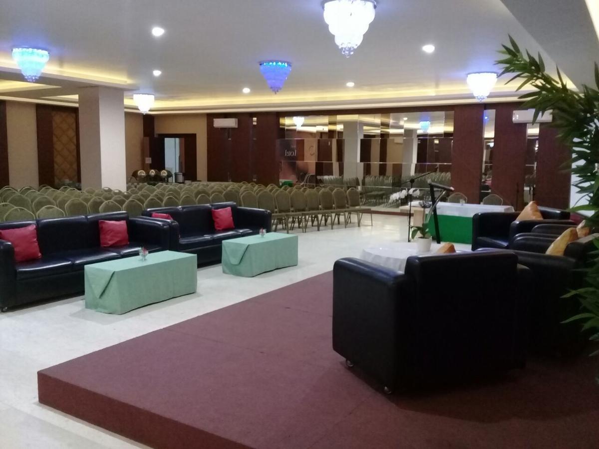 City Hotel تاسيكمالايا المظهر الخارجي الصورة